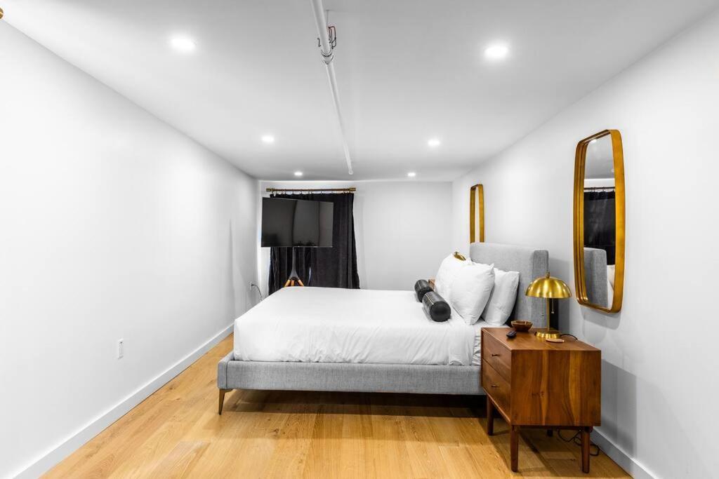 King Bed, The Phenix Historic Hotel, Spacious, Room # 406 Bangor Exterior foto