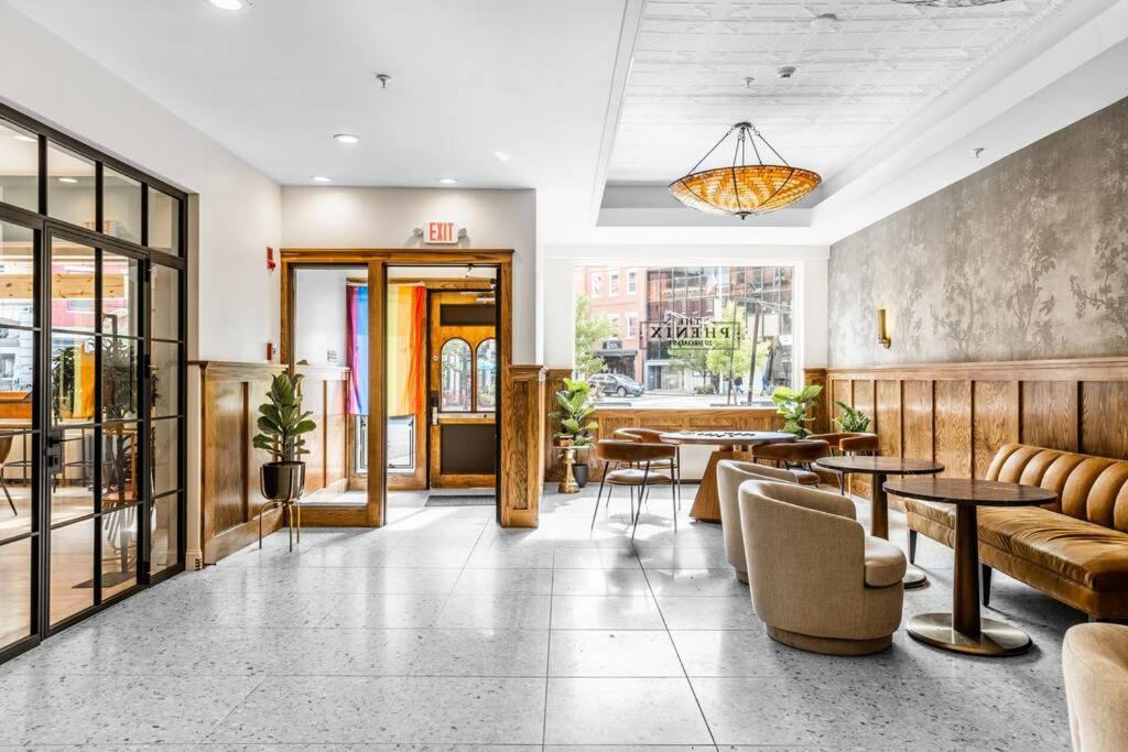 King Bed, The Phenix Historic Hotel, Spacious, Room # 406 Bangor Exterior foto